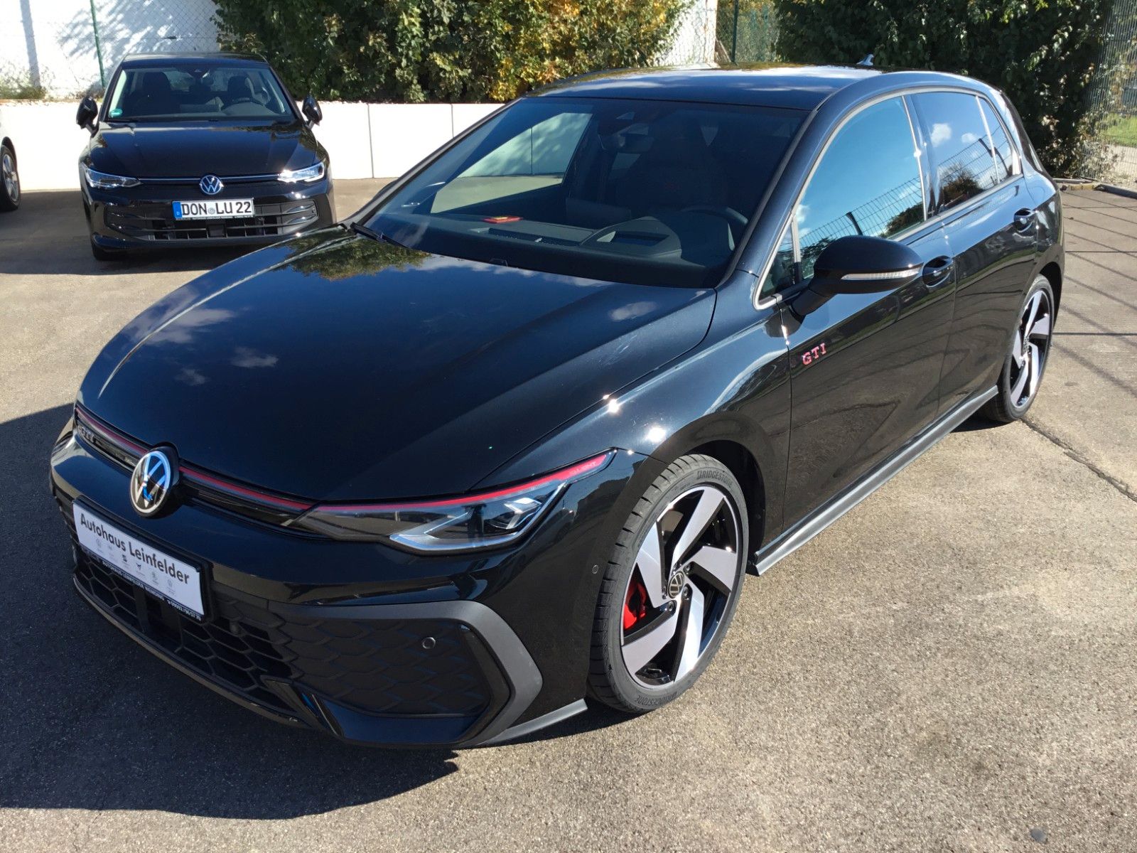 Fahrzeugabbildung Volkswagen Golf GTI+MatrixLED+18"+AHK+Pano+H&K+ACC