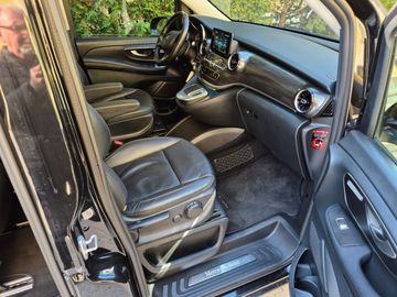 Mercedes V 220 - 8