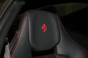 Fahrzeugabbildung Ferrari F12 Berlinetta , LIFT, Carbon, Passanger Display