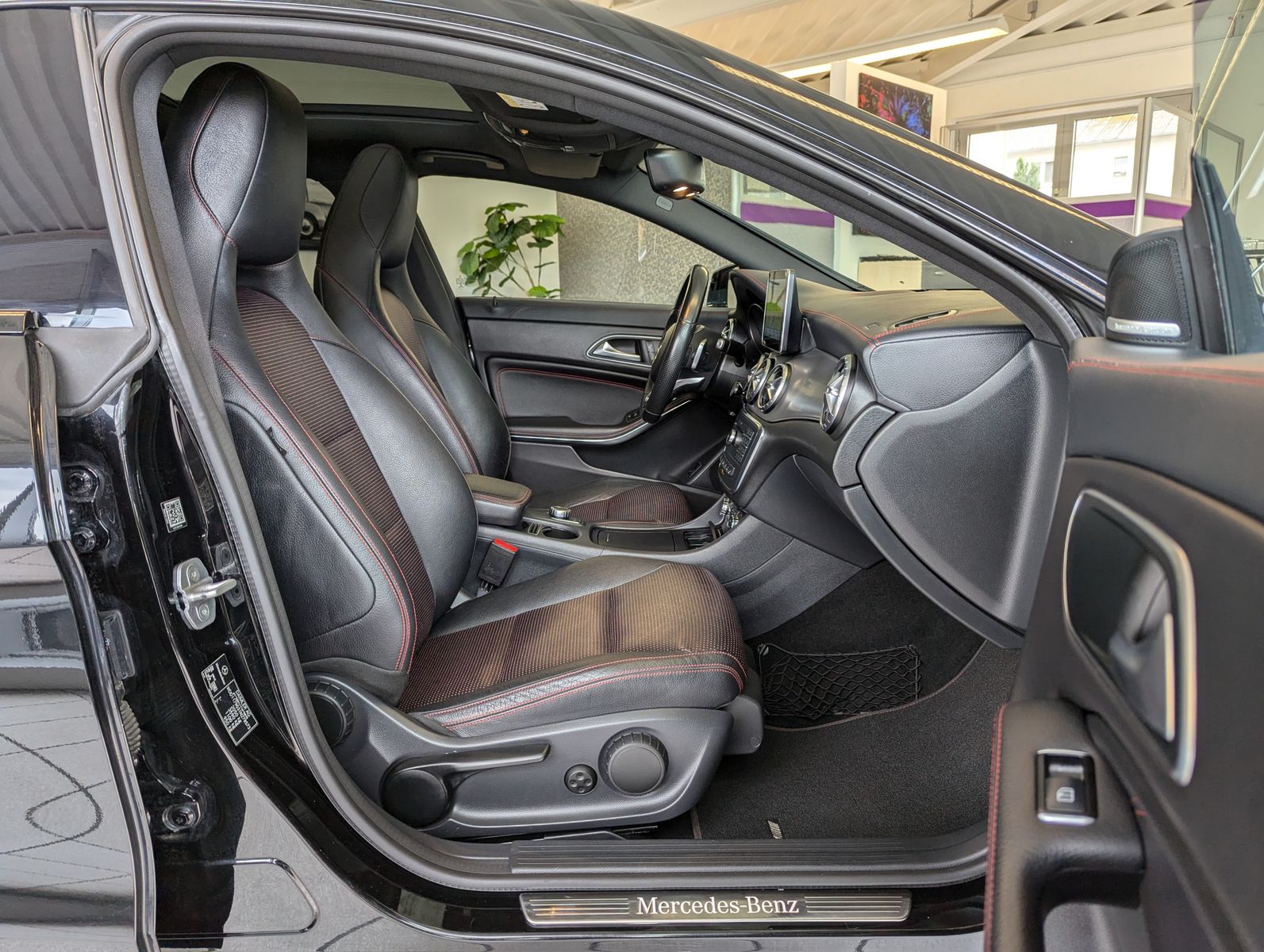 MERCEDES-BENZ CLA 220 Shooting Brake AMG Pano Bi-Xe Harman H/K - Image 16
