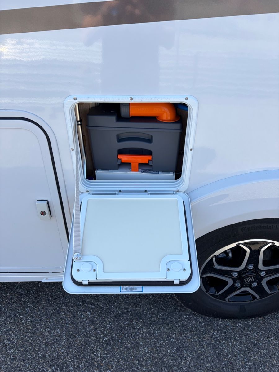 Fahrzeugabbildung Eura Mobil Integra Line 720 EF *Stauschränke / AT8*