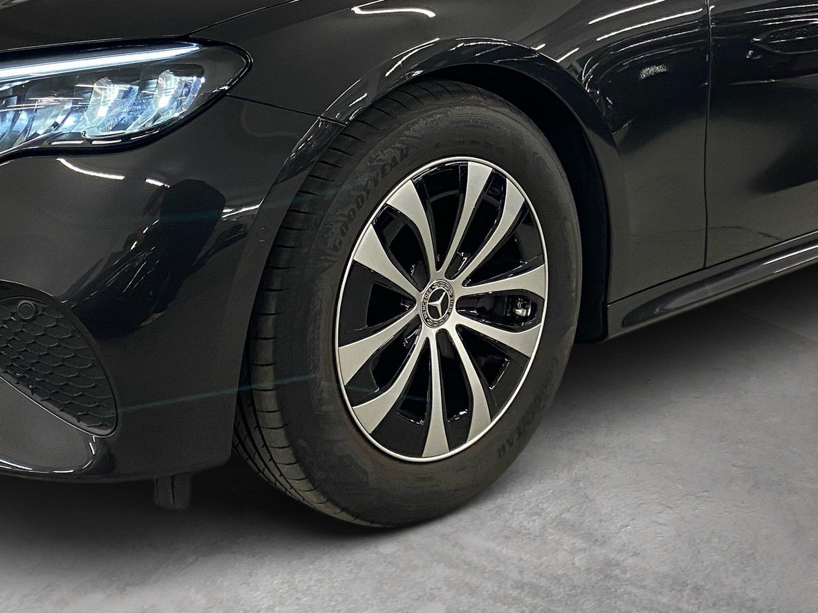 Fahrzeugabbildung Mercedes-Benz E 200 Avantgrade*Distronic*Totwi*LED*Ambien*Kam*