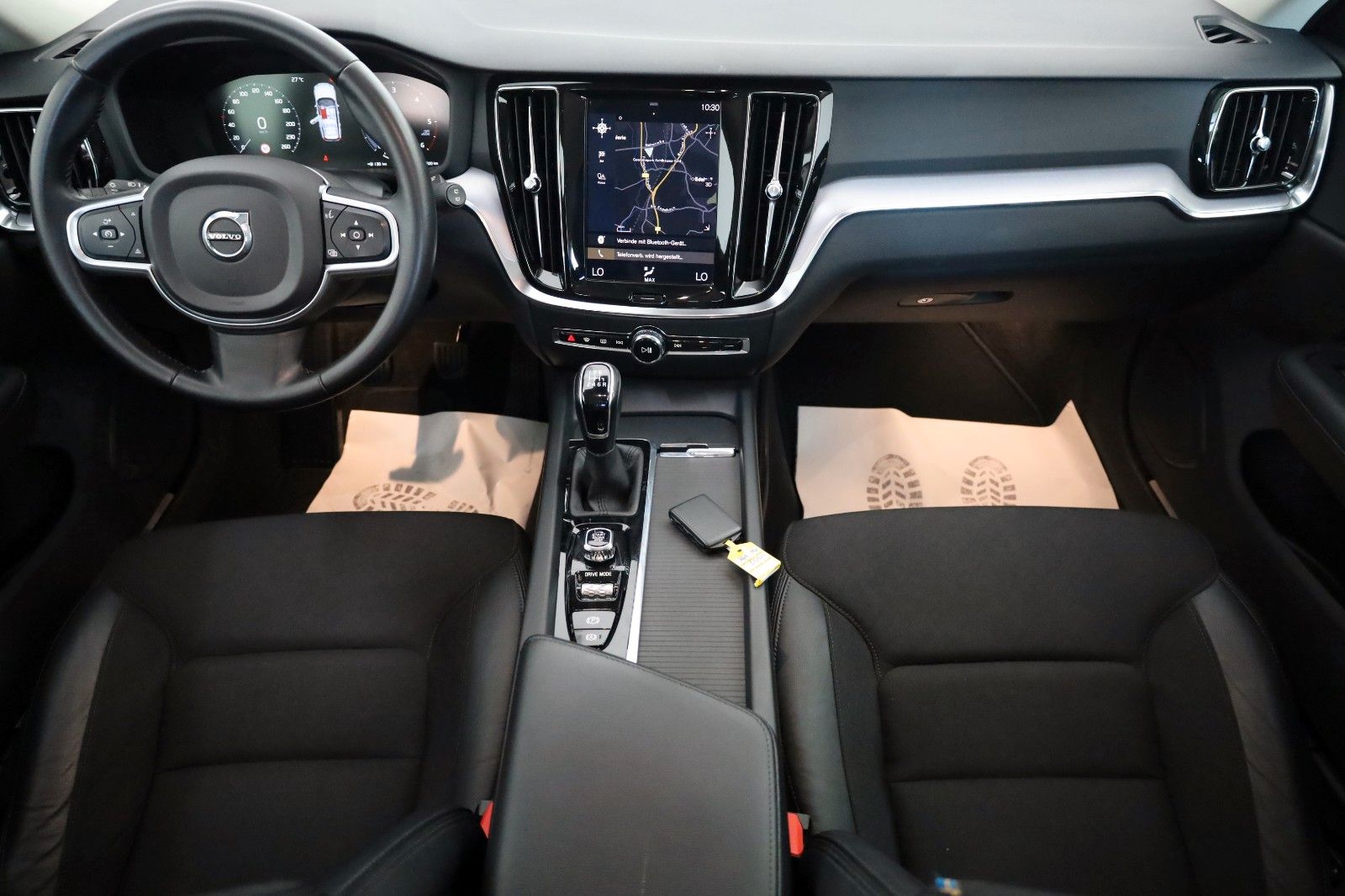 Fahrzeugabbildung Volvo V60 Kombi Momentum Pro T.Leder,Navi,LED,AppleCar