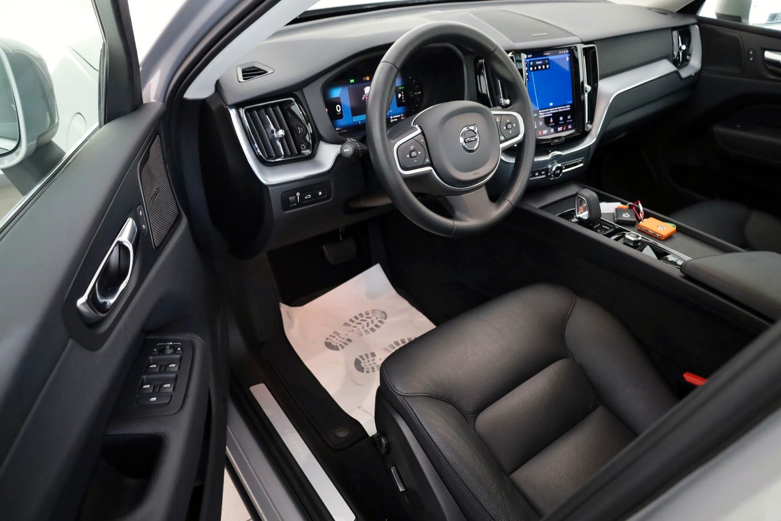Fahrzeugabbildung Volvo XC60 T6 AWD Inscription,Kamera,4xSH,ACC,Pano,AHK