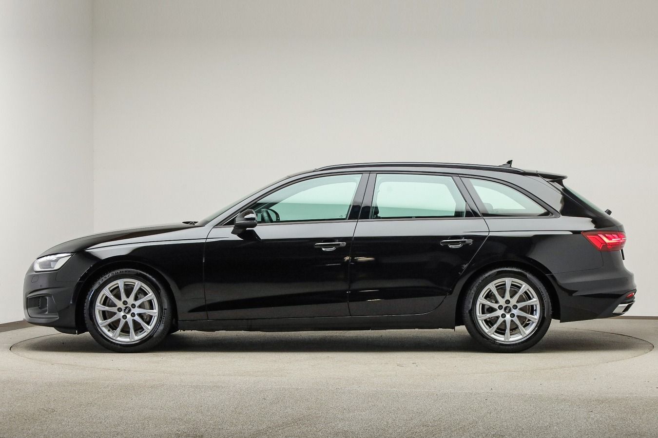 Audi A4 Avant 40 TDI qu. Pano, Matrix, Tour, B&O imagem 3