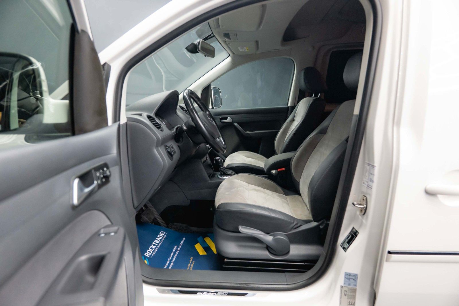 Fahrzeugabbildung Volkswagen Caddy 1.6 TDI DSG Edition 30 Sport | Alcantara