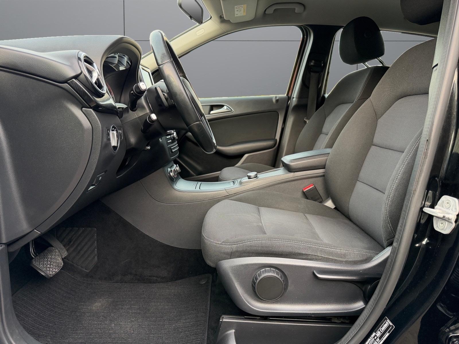 Mercedes-Benz B 180 Sports Tourer, AHK