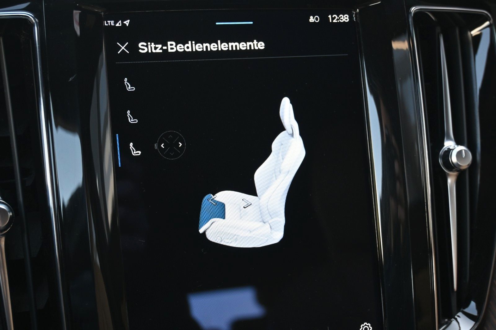 Fahrzeugabbildung Volvo XC60 B4 Plus Bright*LED*Google*STHZ*NAVI*AHK