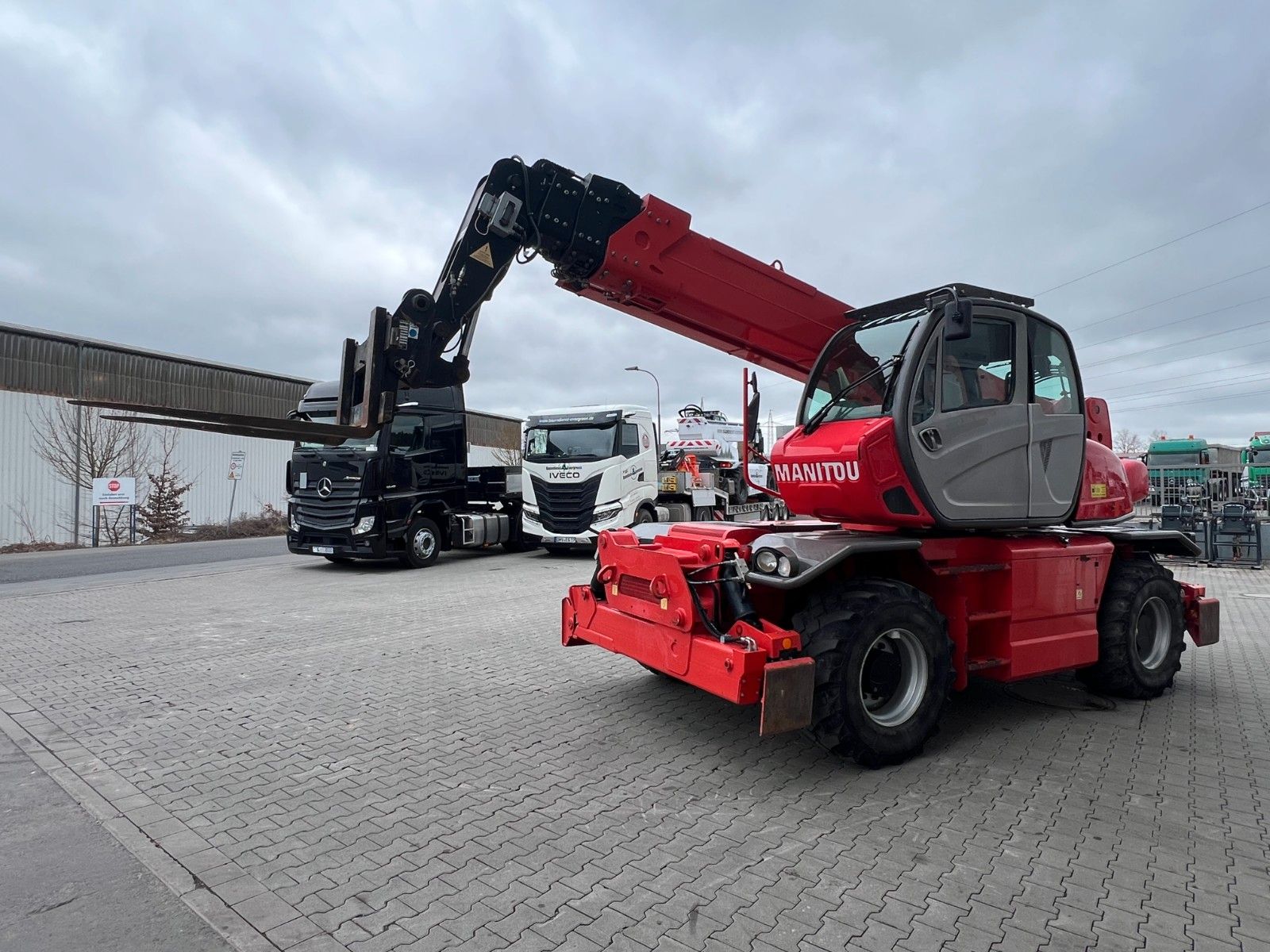 Fahrzeugabbildung Manitou MRT 2150 + / nur 2.463h! / Funk / Gabel