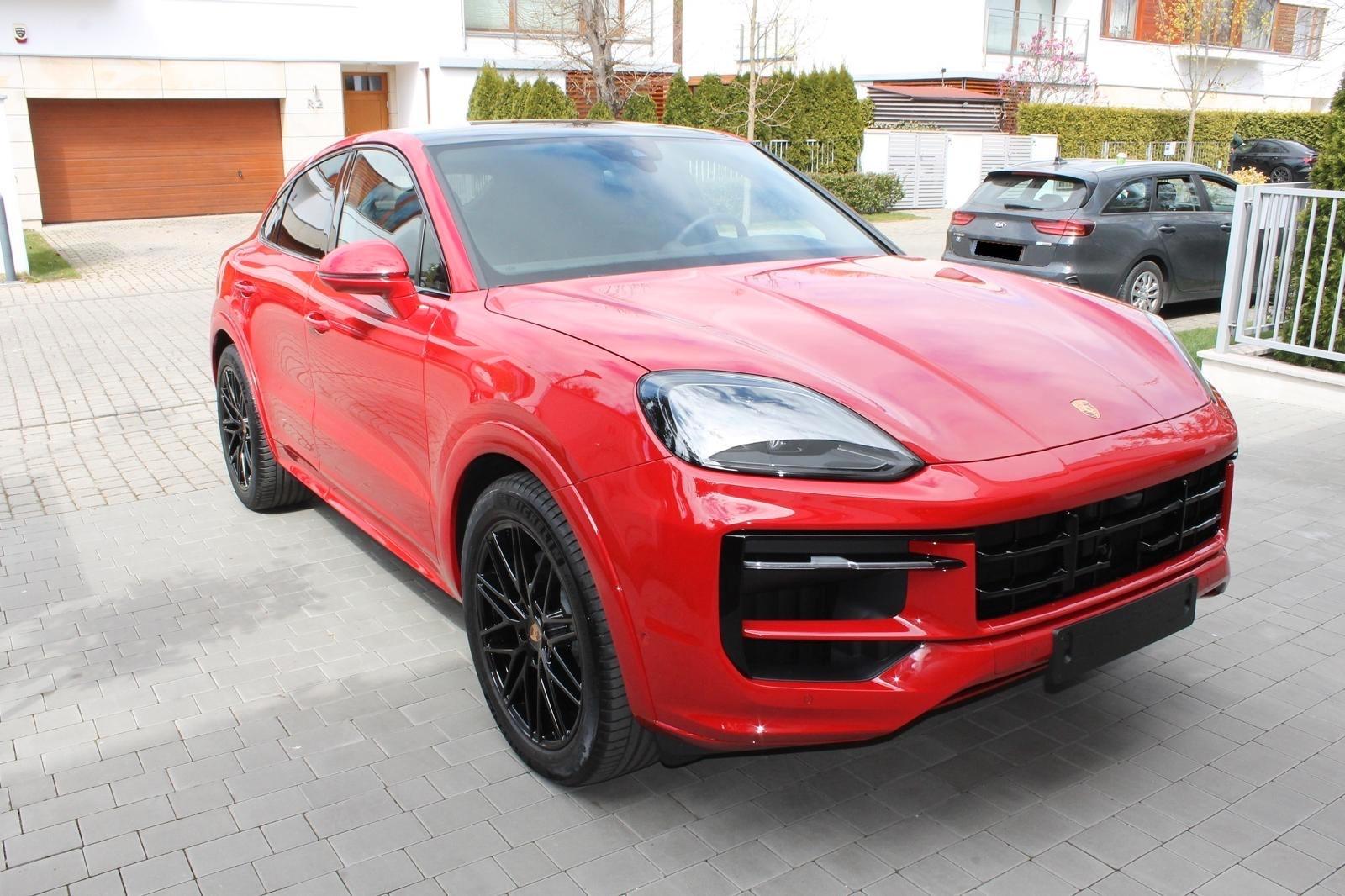 Porsche Cayenne Coupé Black Edition Panorama Chrono ACC