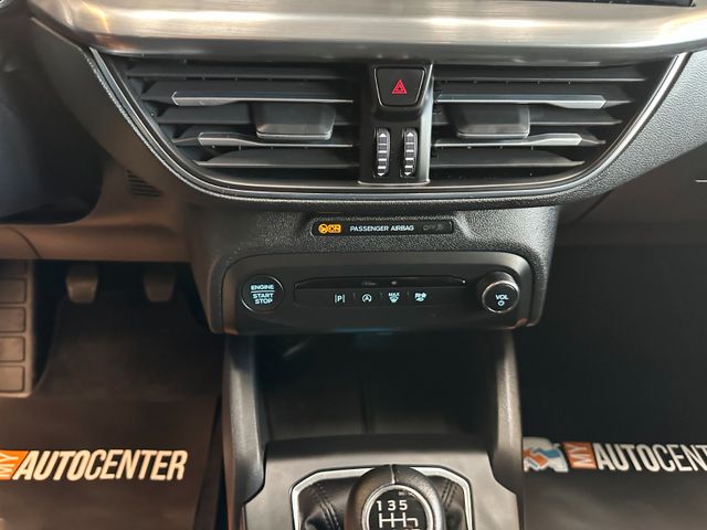 MYAUTOCENTER – Gebraucht- und Jahreswagen mit Werkstattservice in Pfaffenhofen Ford Focus *KEYLESS*ACC*NAV*1-HAND*2-ZONEN*