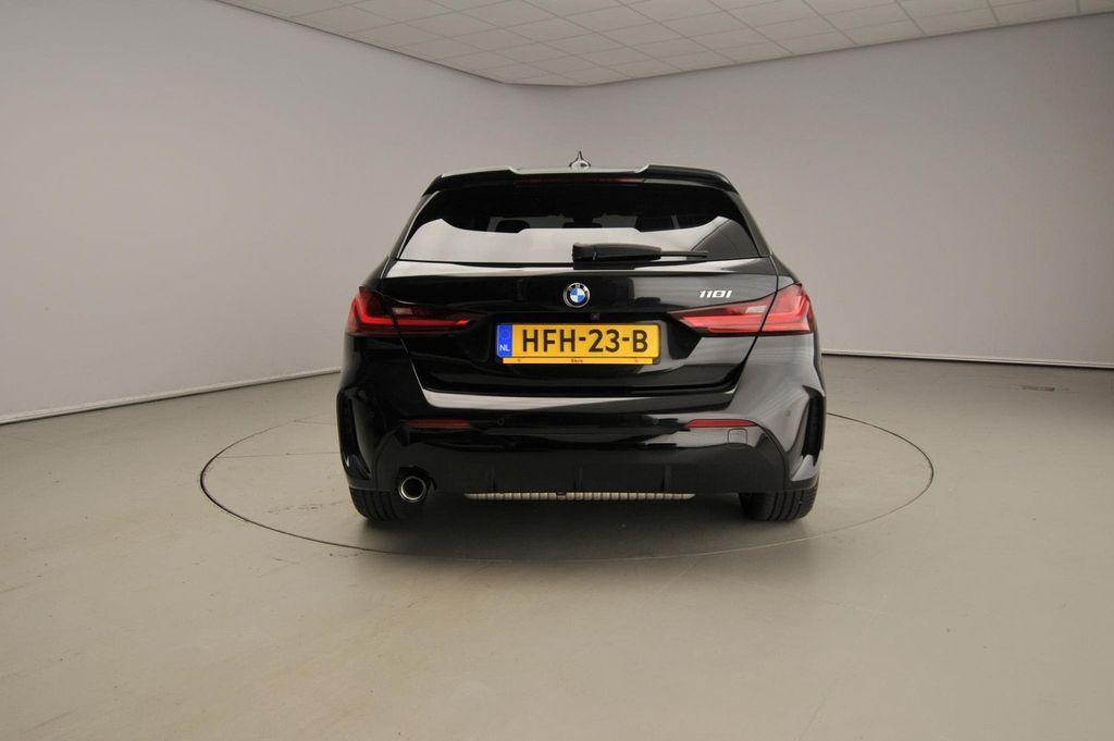 BMW 118 — fotografia 3