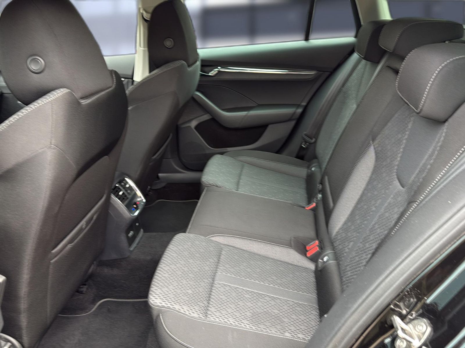 Fahrzeugabbildung SKODA Octavia Combi Style/ AHK / unfallfrei