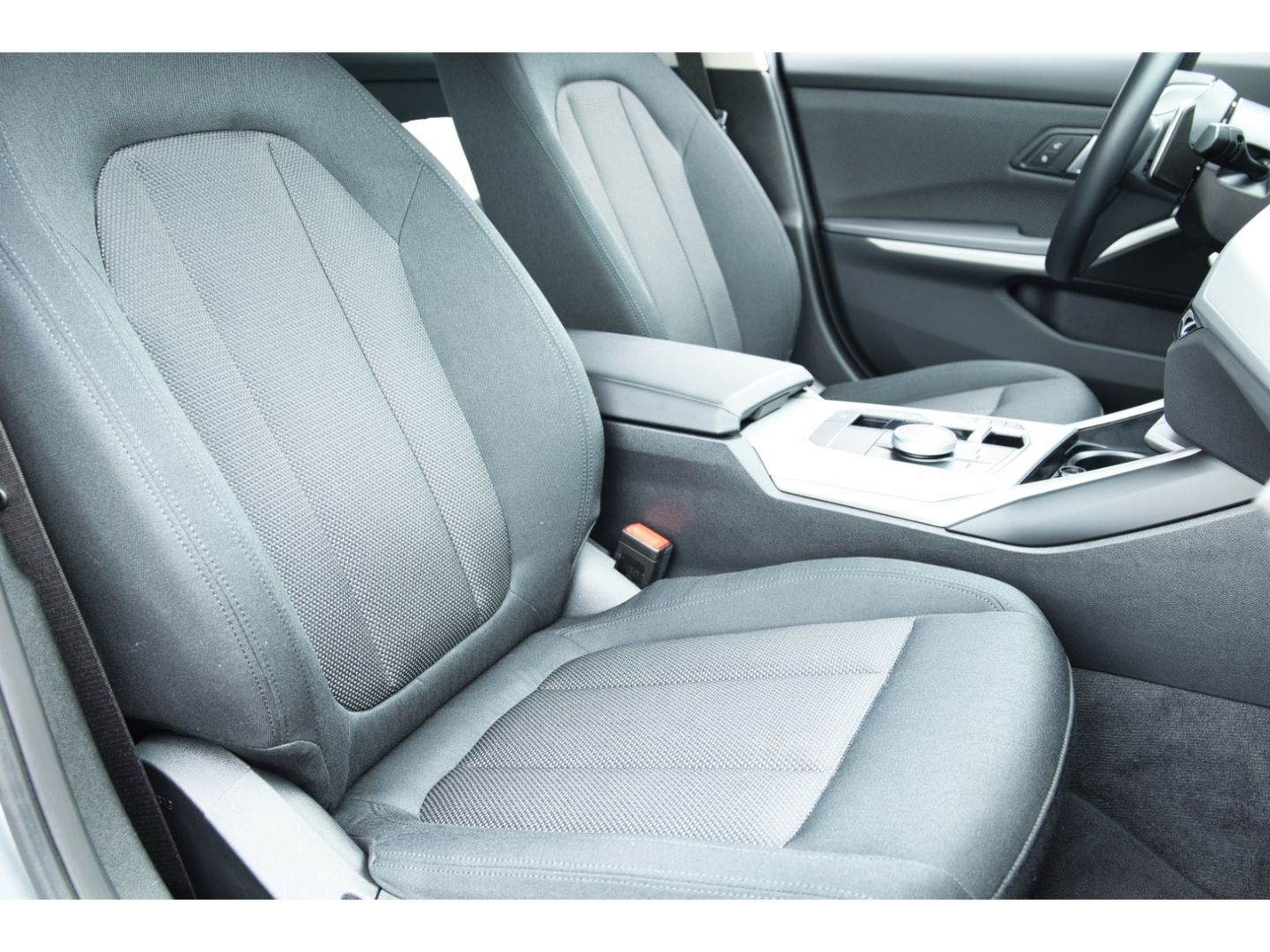 BMW 320 d xDrive Touring Navi LED SHz Apple CP foto 18