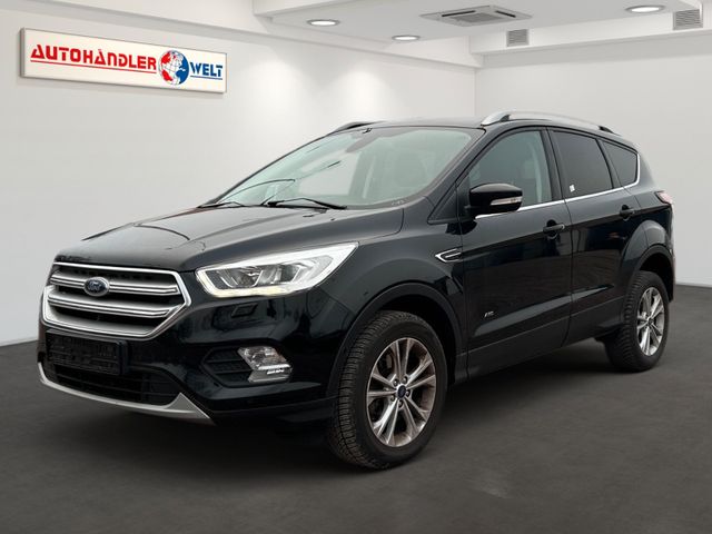 Ford Kuga 1.5 EB Titanium 4x4 Automatik Navi SHZ AHK