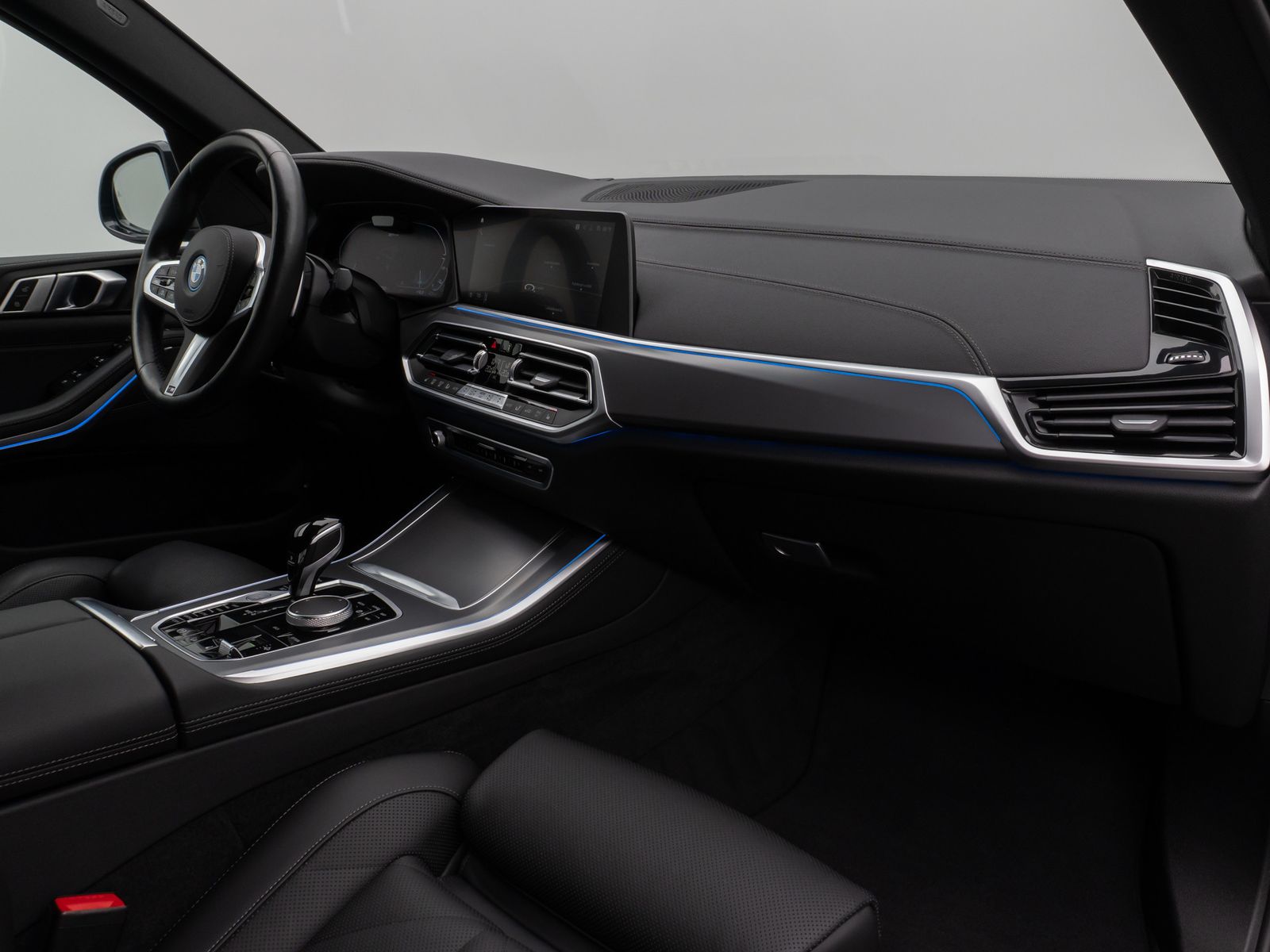 Fahrzeugabbildung BMW X5 xD45e M Sport 360°Laser HUD DAB HiFi Komfort