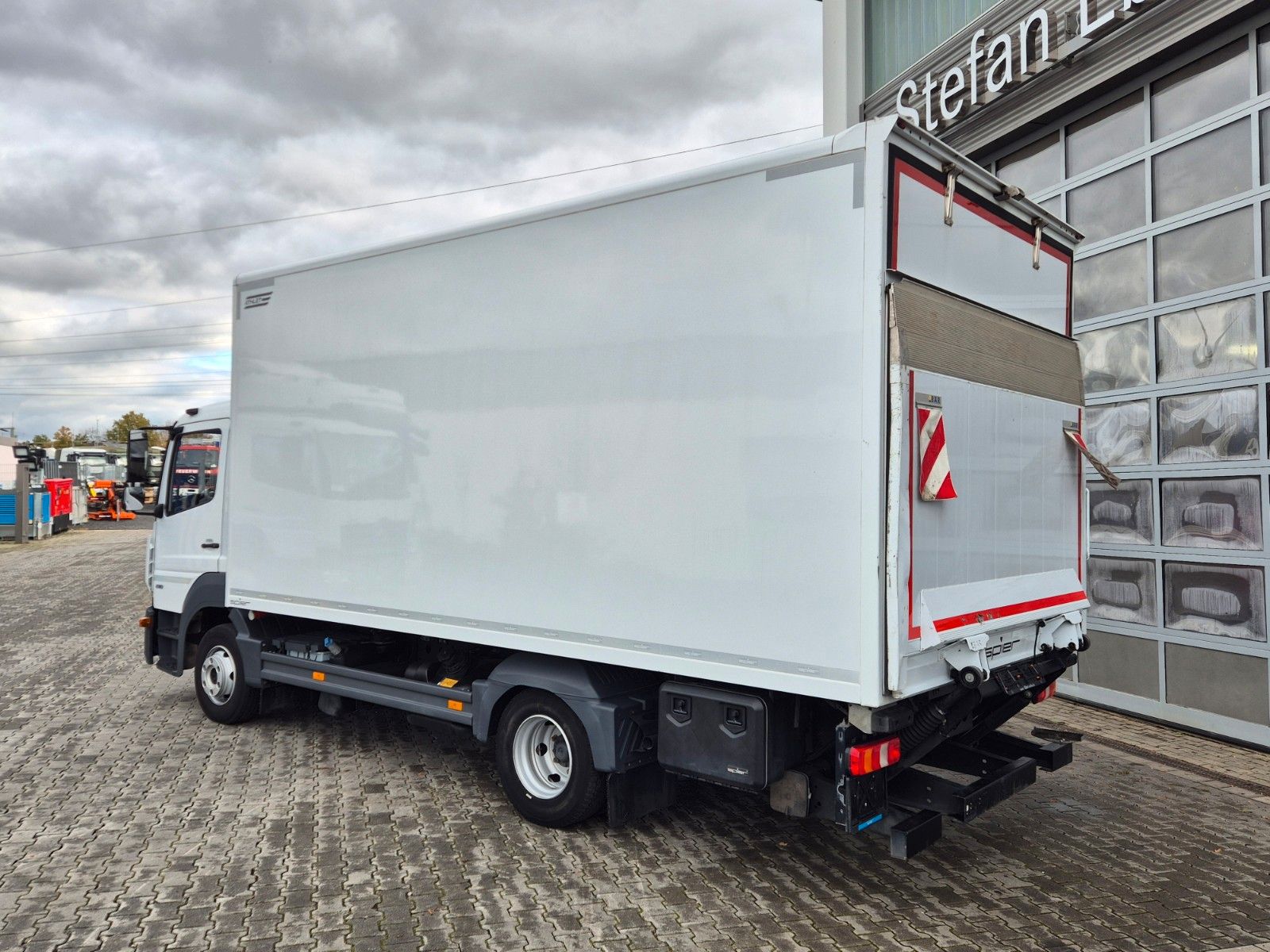 Fahrzeugabbildung Mercedes-Benz Atego 818 L 4x2 LBW ThermoKing V-600