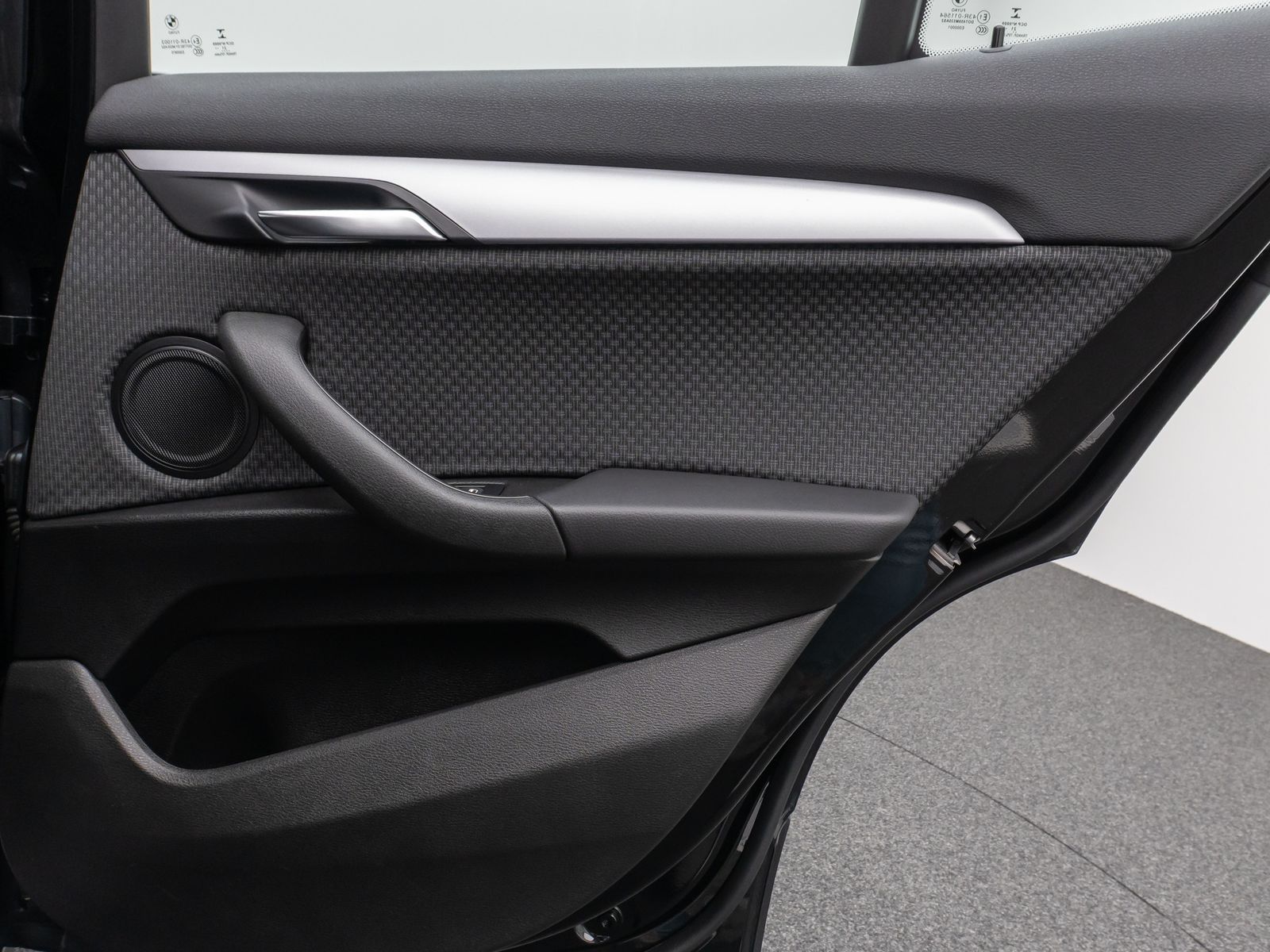 Fahrzeugabbildung BMW X2 xD25e Kamera DAB Lordos Geschwindigkeitsreg