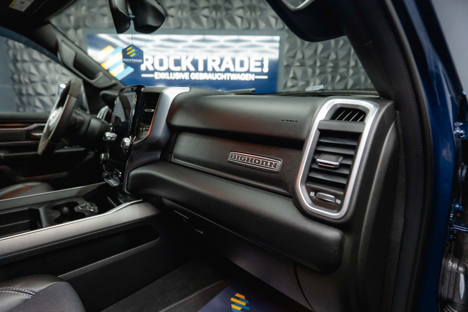 Fahrzeugabbildung Dodge RAM 5.7 V8 HEMI 4x4 OFFROAD Night Limited 19%