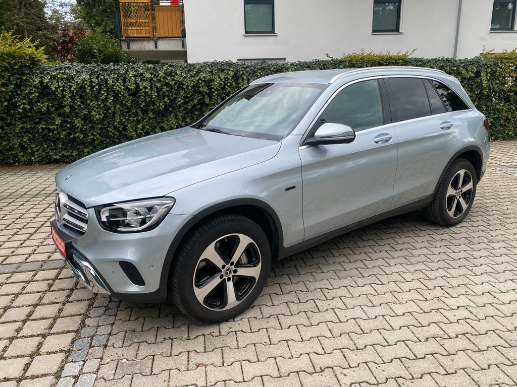 Image of Mercedes-Benz GLC 300