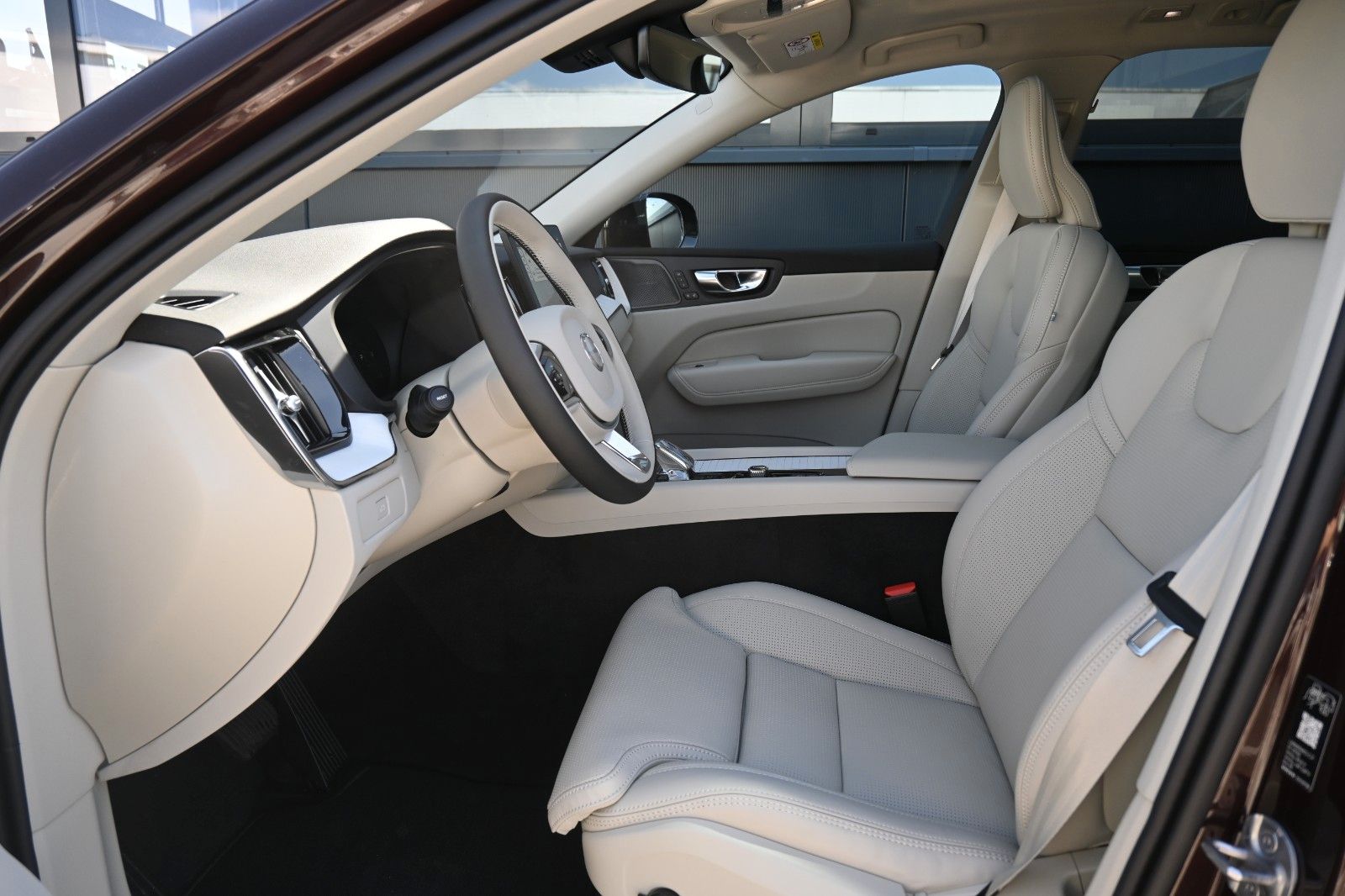 Fahrzeugabbildung Volvo XC60 B5 B AWD Plus Dark*FSHZG*PANO*360°*ACC