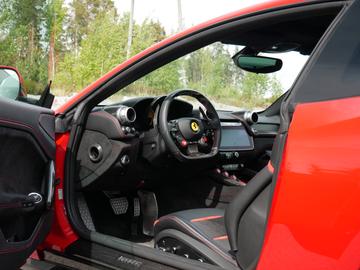 صورة مصغرة 15 لـ 2019 Ferrari GTC4LUSSO
