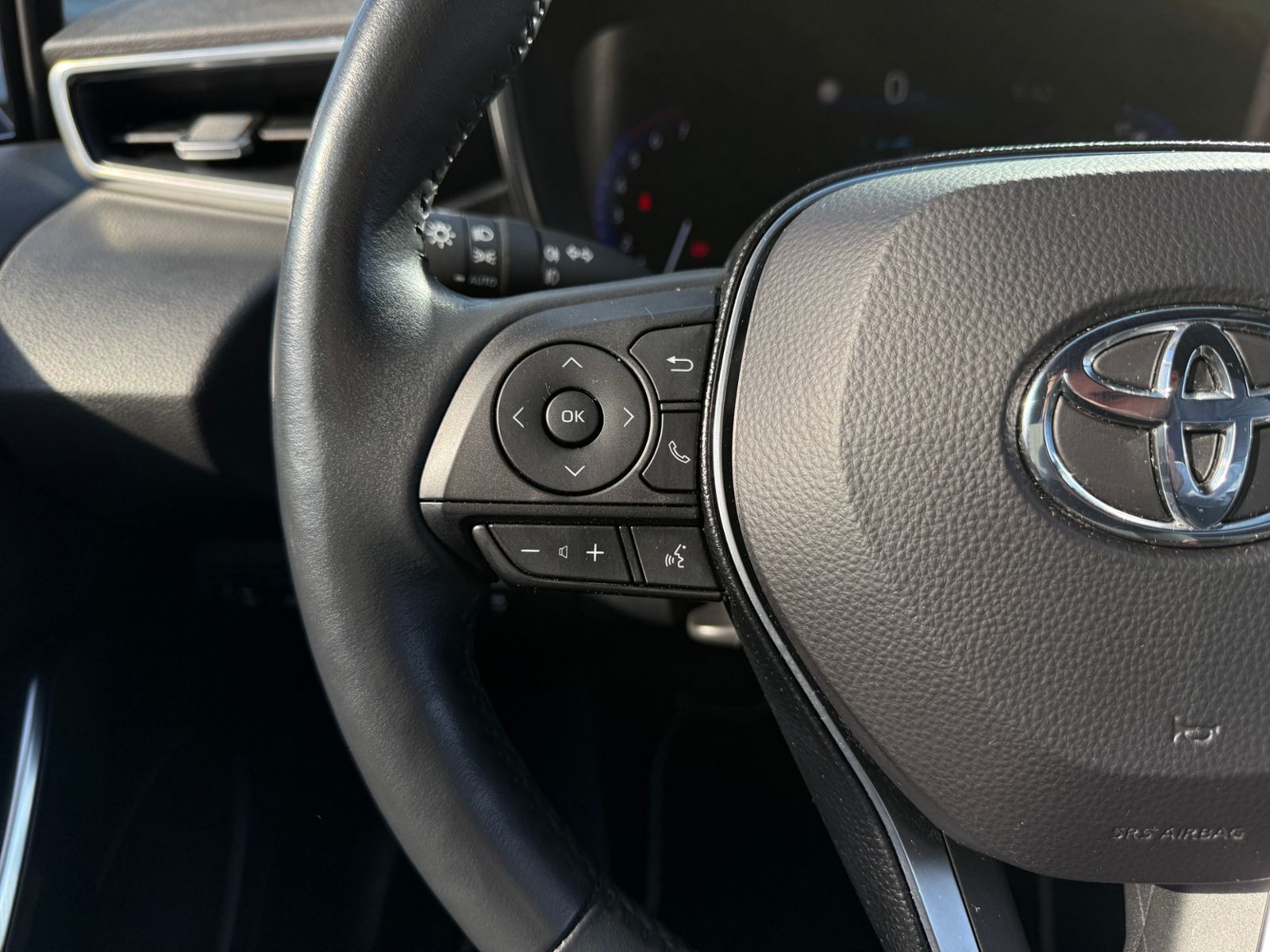 Fahrzeugabbildung Toyota Corolla 1.8 Hybrid Team D TechnikP ACC LED