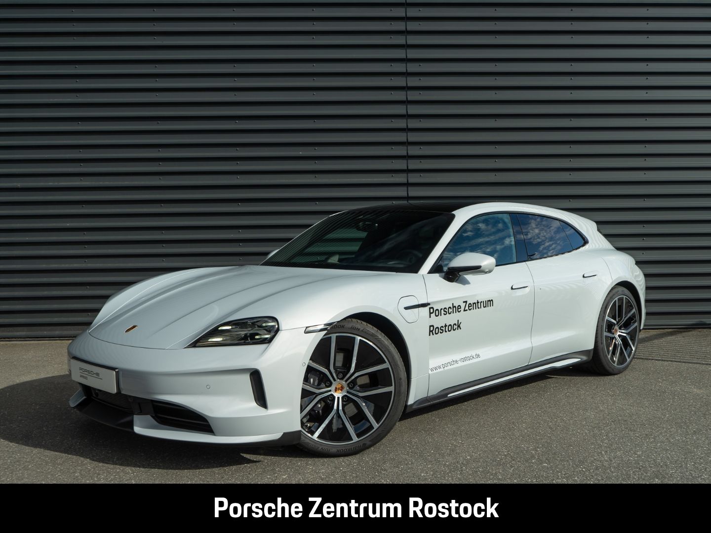 Porsche Taycan Sport Turismo Black Edition Soft-Close