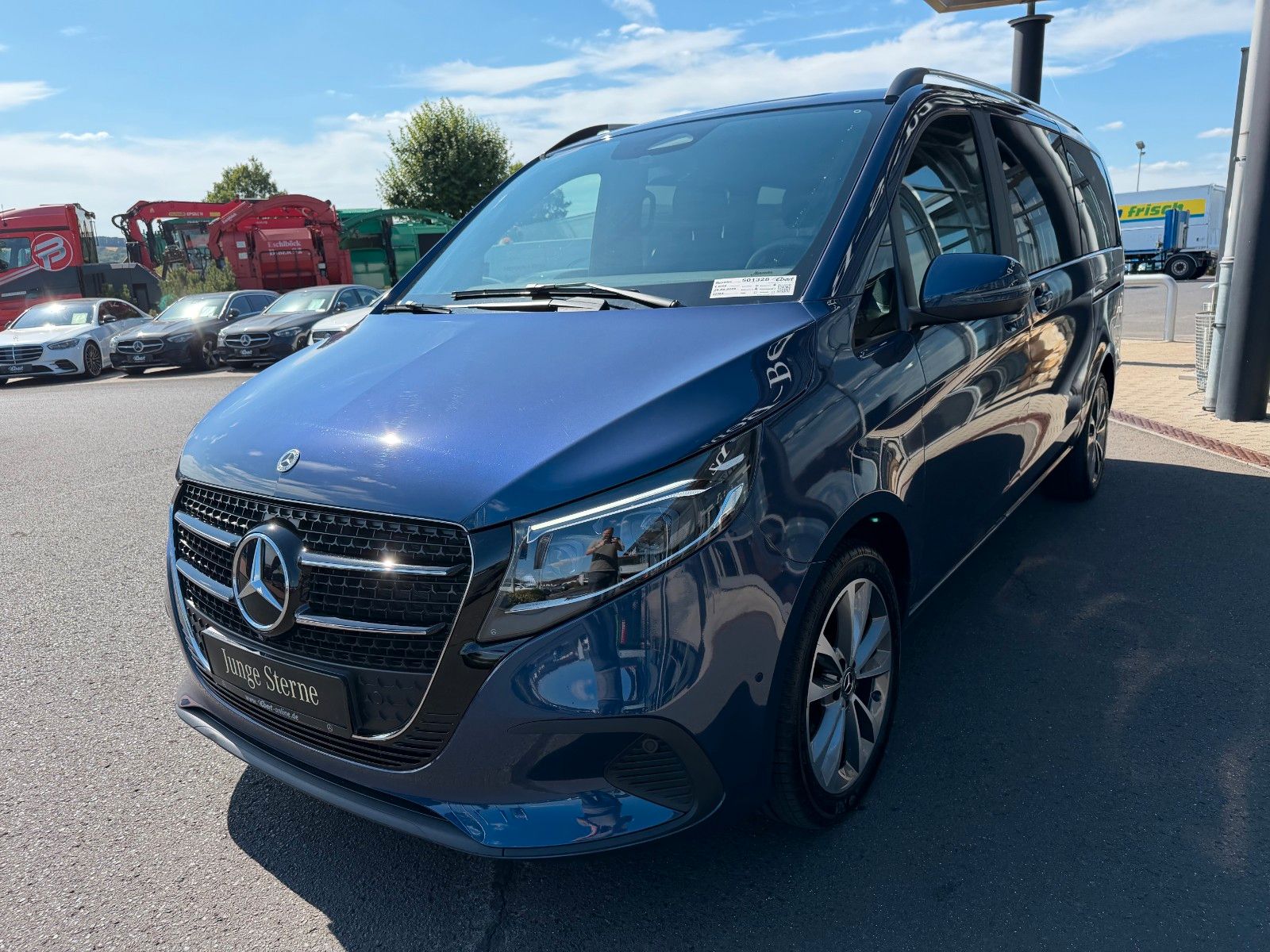 Fahrzeugabbildung Mercedes-Benz V 250 d STYLE Tisch AHK2,5 DISTRONIC Stdh AIRMAT
