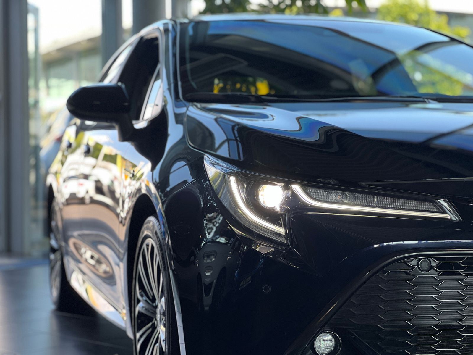 Fahrzeugabbildung Toyota Corolla 2.0 Hybrid Team D JBL LED RFK NAVI SHZ