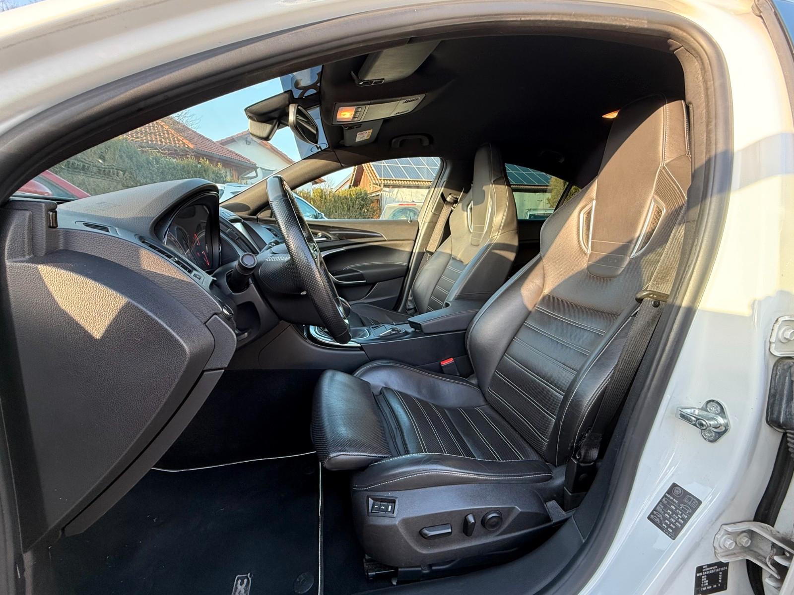 Opel Insignia OPC 2.8 V6 Turbo | 325 ch | BVM | Sièges Recaro cuir | GPS | Caméra de recul | Xénon | Volant chauffant