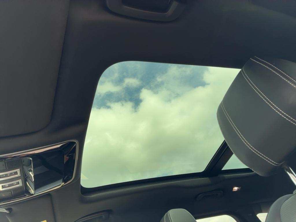 Land Rover Range Rover Velar R-Dynamic SE Luftfahrwerk Head