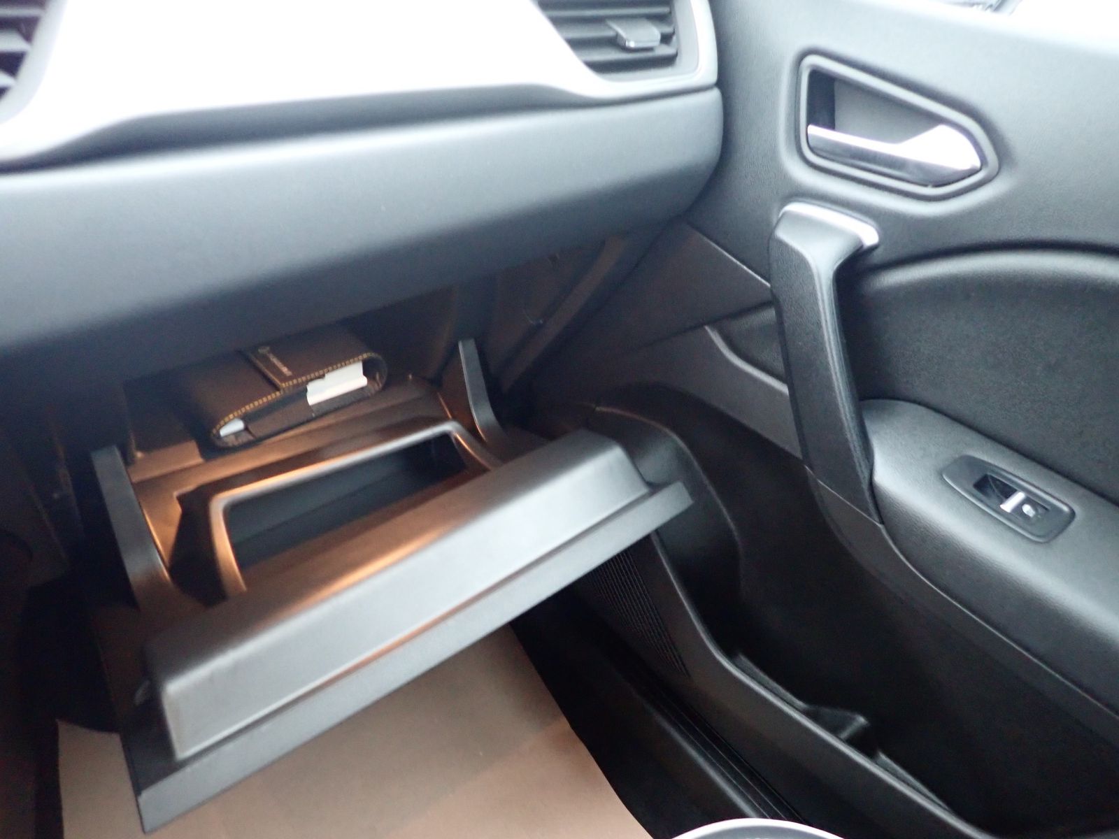 Fahrzeugabbildung Renault Captur Intens TCe 140 EDC