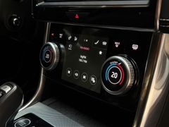 JAGUAR XE R-Dynamic S|ACC|HUD|SHZ|PDC|LED|DAB|BT|Kamera