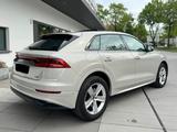 Audi Q8 50 TDI Quattro / Panorama / 360° / Softclose - Audi Q8 in München