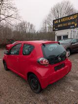 Toyota Aygo *TÜV NEU*12-M-GARANTIE*AUS 1.HAND*KLIMA* - Toyota in Berlin: Aygo