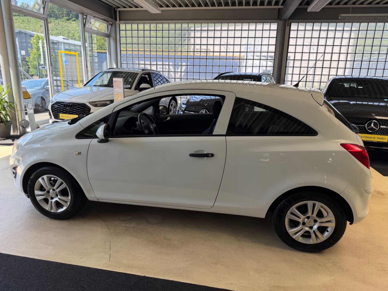 Fahrzeugabbildung Opel Corsa D Selection 1.4 *NUR 45.990KM*