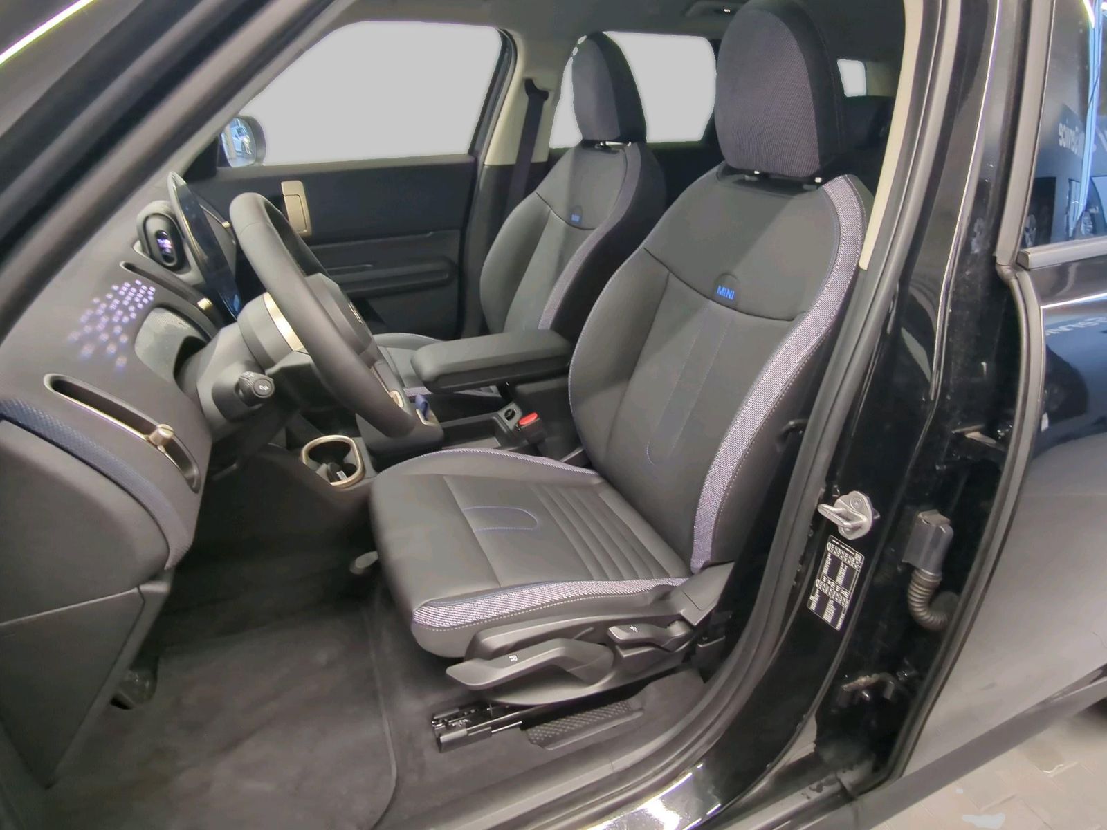 MINI One D Countryman - Bild 11