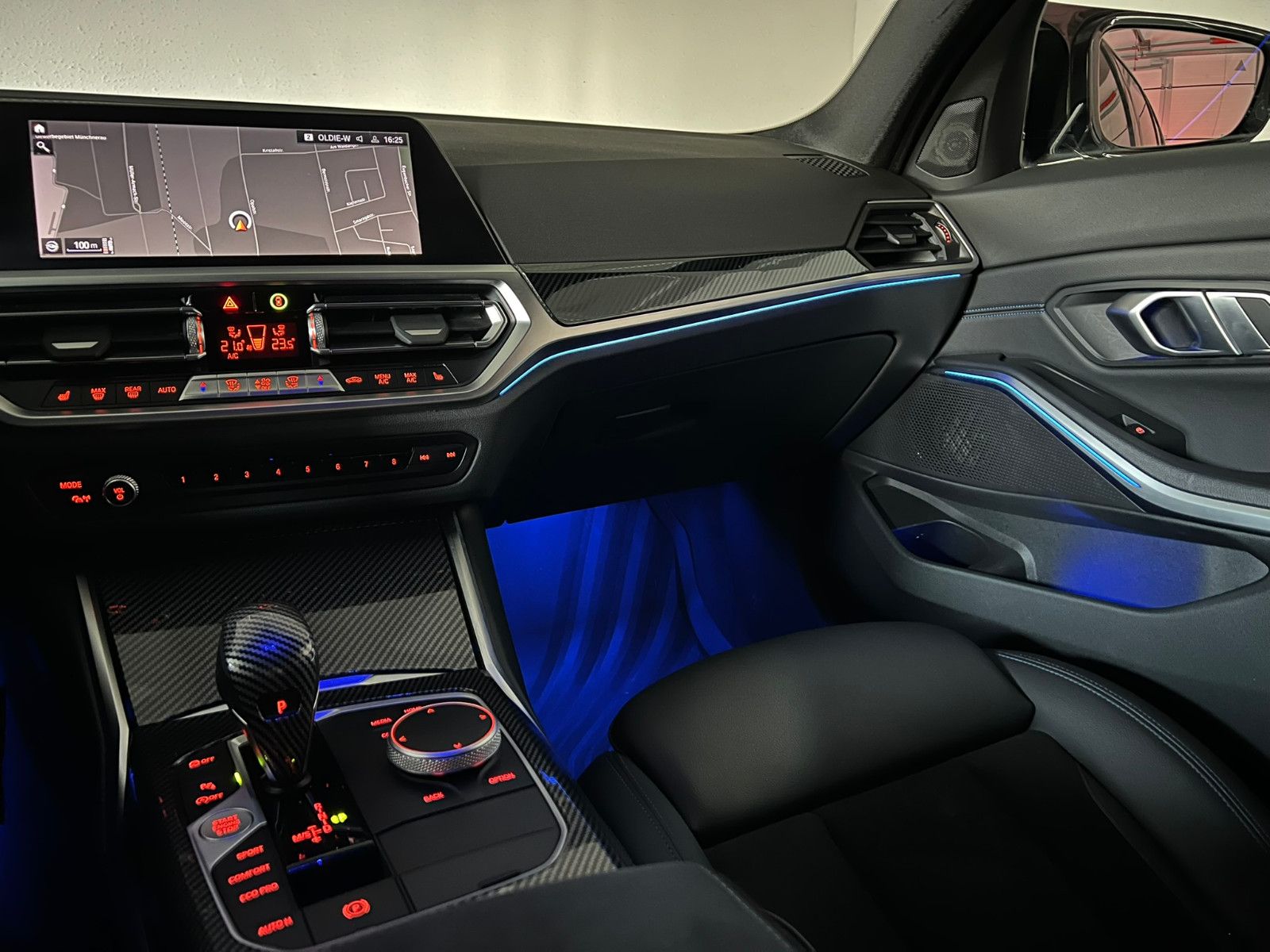 Fahrzeugabbildung BMW 330 i Lim M SPORT/LED/VRTL COCKPIT/19ZOLL/DE FZG