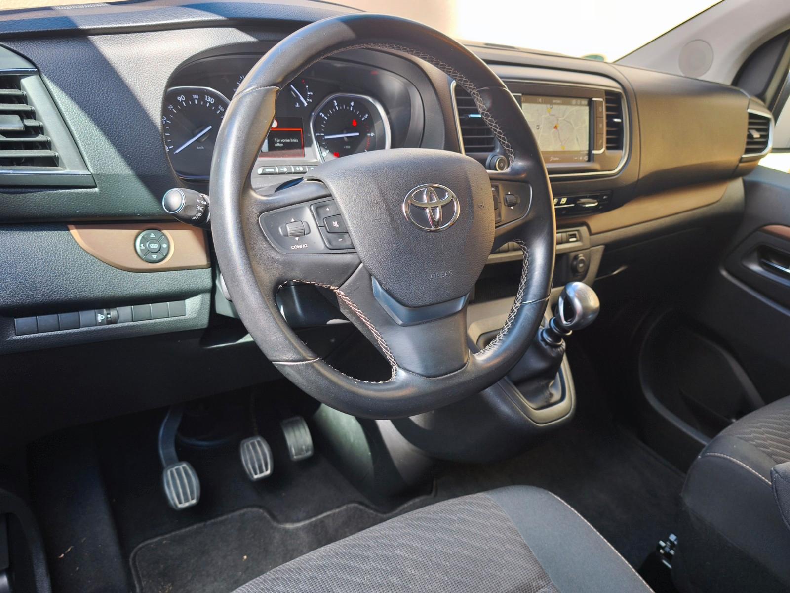 Toyota Proace (Verso) 2,0-l-D-4D 110kW compact Fami...