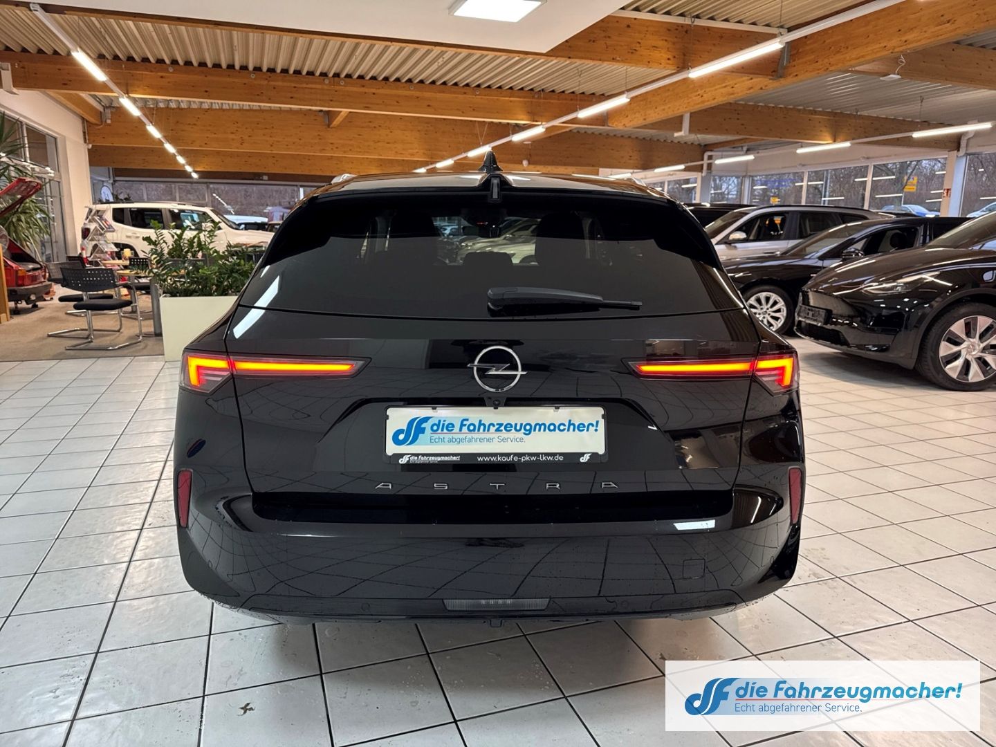 Fahrzeugabbildung Opel Astra L Sports Tourer Elegance Navi LED Apple Ca