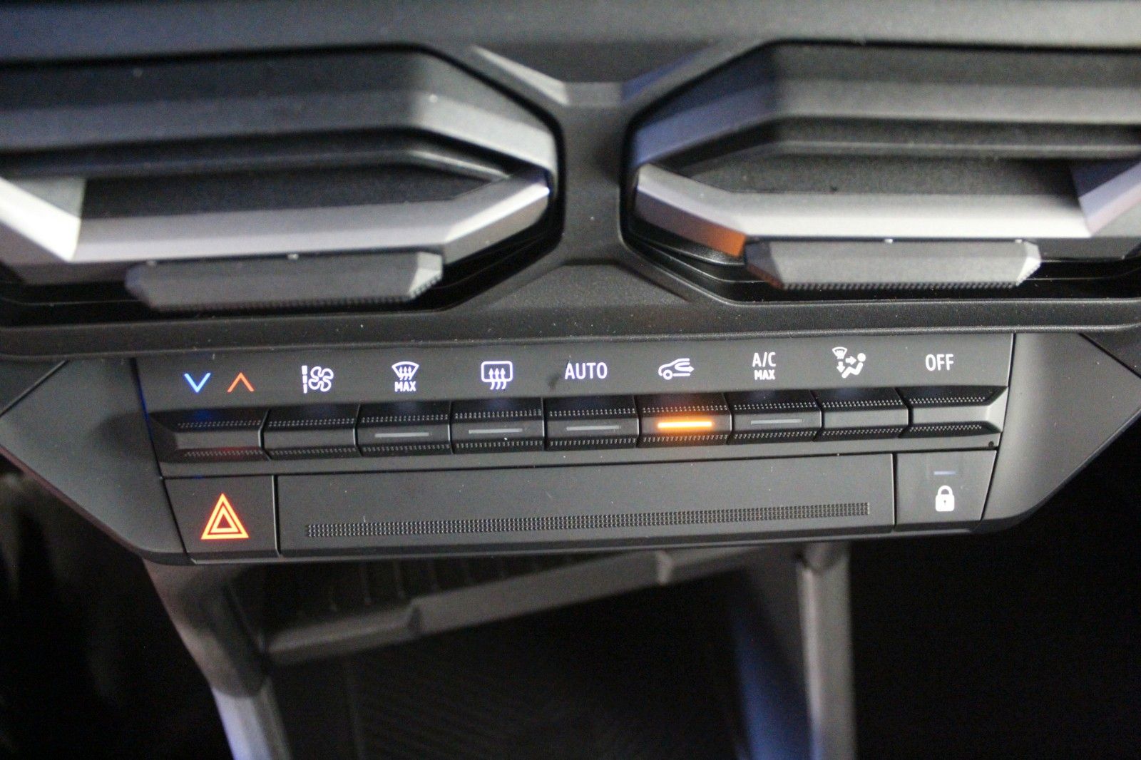 Fahrzeugabbildung Dacia Duster hybrid-G 150 4x4 Journey MY26