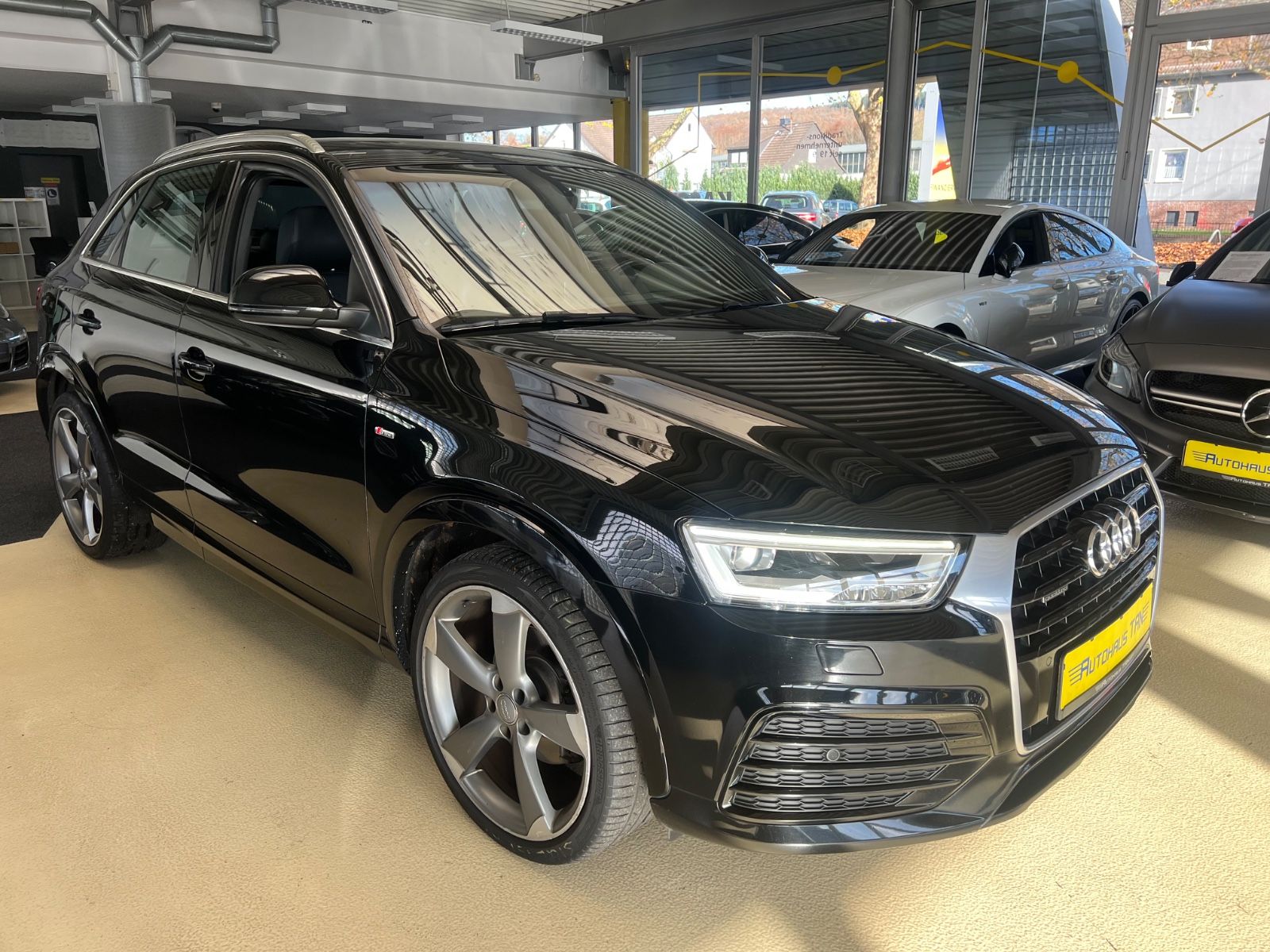 Fahrzeugabbildung Audi Q3 sport S line quattro