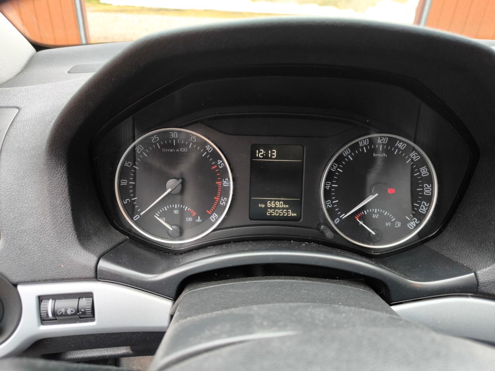 Skoda Octavia 2010 — двигун 1.968 cm³, 140 HP (103kW)