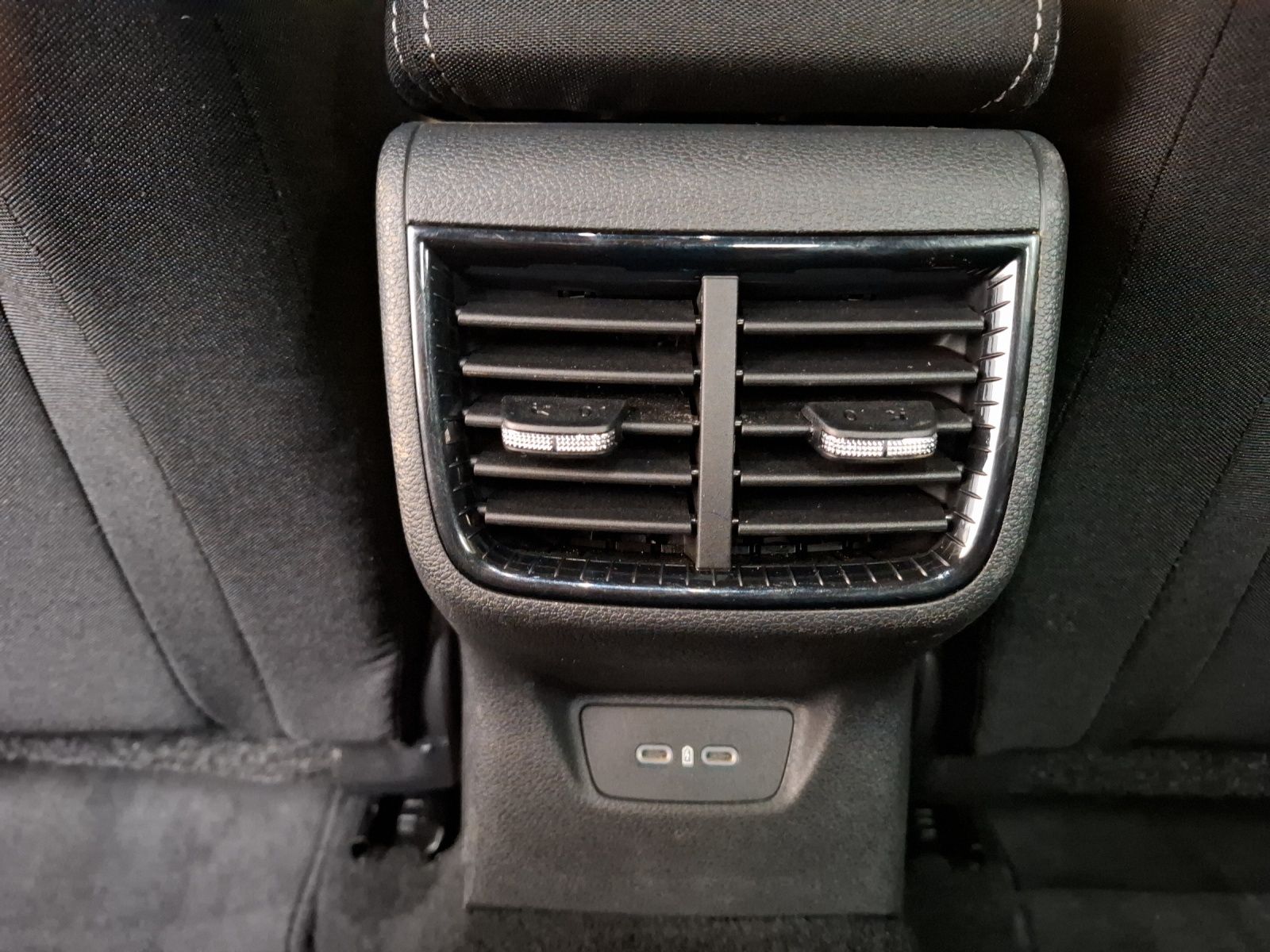 Fahrzeugabbildung SKODA Fabia TSI Style DSG LED Klima AID RFK SH