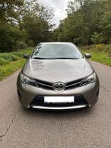 Toyota Auris 1,33-l-Dual-VVT-i in gutem Zustand - Toyota Auris in Saarbrücken