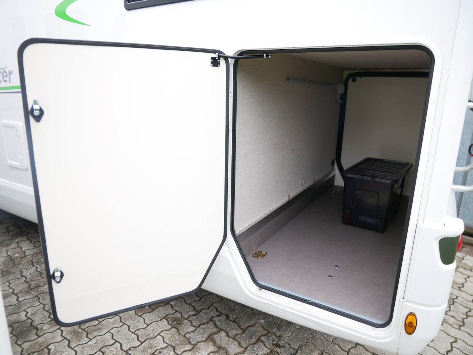 Fahrzeugabbildung Forster A FA699EB Markise/Solar/SAT/Navi/Fahrradträger