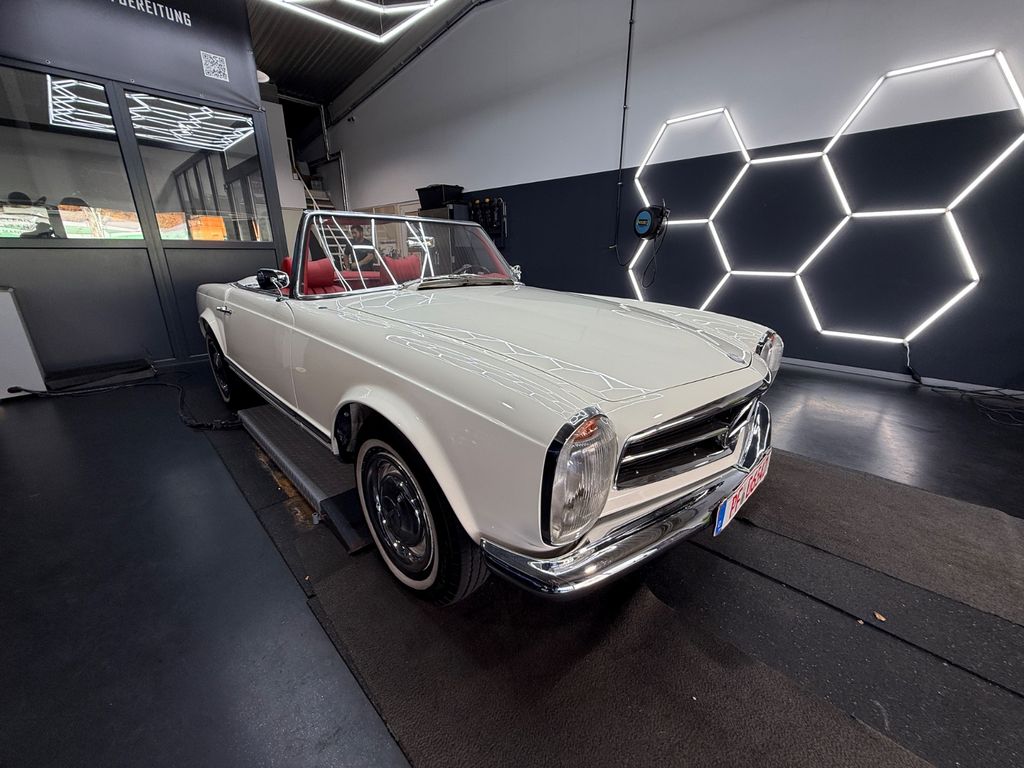 Mercedes-Benz SL 230