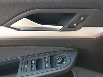 Volkswagen Golf - 8