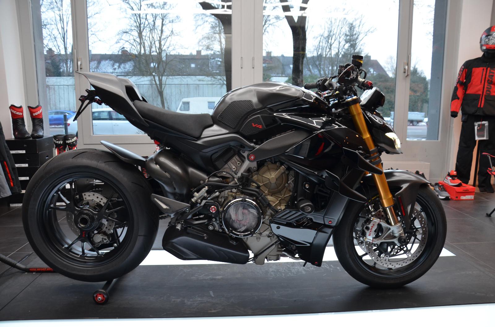 Ducati Streetfighter V4 S Black